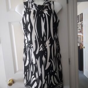 Black and white mid-length short sleeve dress